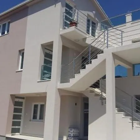 In With Balcony, Air Conditioning, Wifi, Washing Machine 5173-2 Rogoznica (Sibenik-Knin)