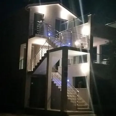 In With Balcony, Air Conditioning, Wifi, Washing Machine 5173-2 Daire